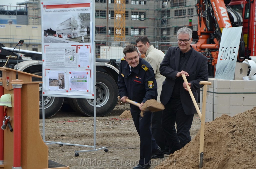 Erster Spatenstich Neues Feuerwehrzentrum Koeln Kalk Gummersbacherstr P119.JPG - Miklos Laubert